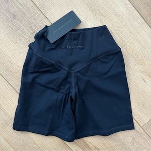 NWT Alphalete Alphalux Wonder Short 6” Black